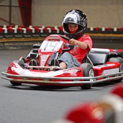 Action House Funcenter Løkken - Børn helt ned til 7 år, dog 120 cm høj kan køre gokart hos os