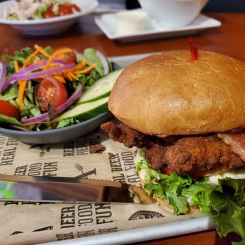 Auburn Alehouse - Really delicious chicken sandwich w side salad - American Near Me - Auburn, California