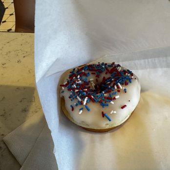 Milton’s Ice Cream Parlor - Red white and blue sprinkles - Ice Cream & Frozen Yogurt Near Me - Hershey, Pennsylvania Milton’s Ice Cream Parlor - Red white and blue sprinkles - Ice Cream & Frozen Yogurt Near Me - Hershey, Pennsylvania