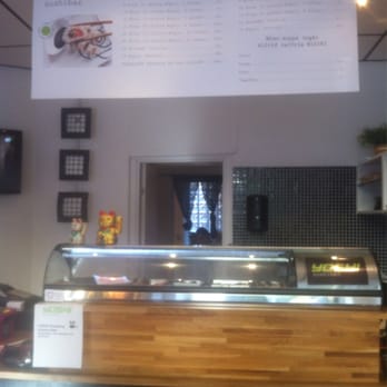 Yoshi Sushi - Inside - Sushi Bars Near Me - Göteborg, O