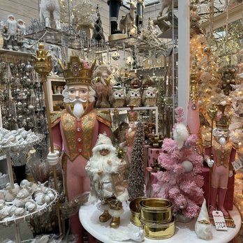 Potter's - nutcrackers in many different sizes and colours - Nurseries & Gardening Near Me - Surrey, British Columbia Potter's - nutcrackers in many different sizes and colours - Nurseries & Gardening Near Me - Surrey, British Columbia