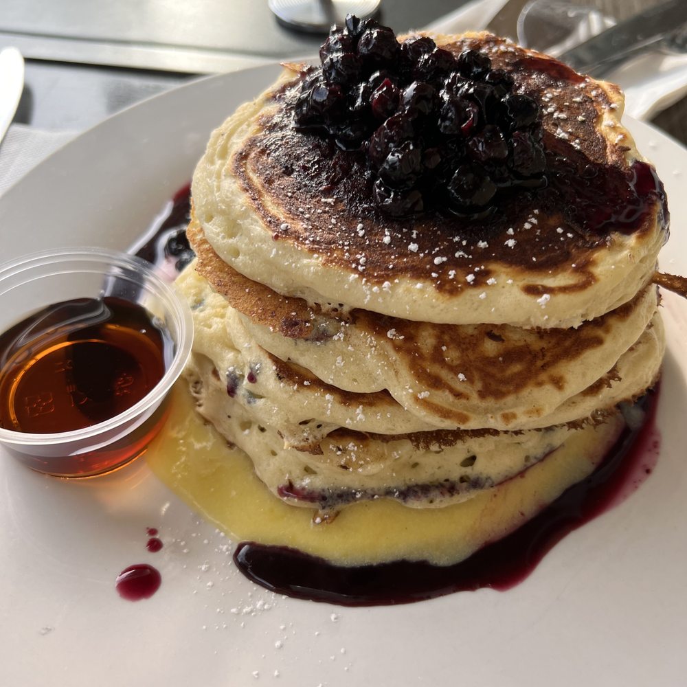 Kitchenette - Blueberry Pancakes - Breakfast & Brunch Near Me - Templeton, California