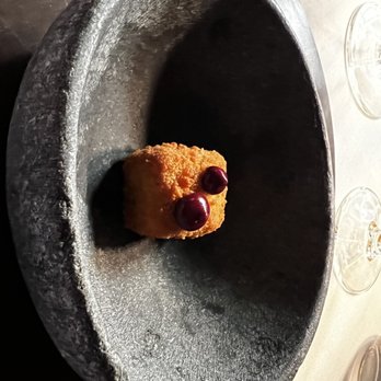 Le Clan - Wagu Pastrami petit four - French Near Me - Quebec City, Quebec Le Clan - Wagu Pastrami petit four - French Near Me - Quebec City, Quebec