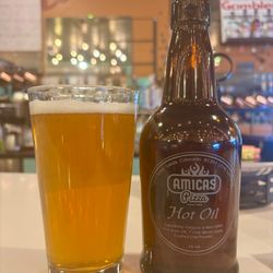 Amicas Pizza & Microbrewery - Hot Oil uber alles (don't ask for Tobasco)