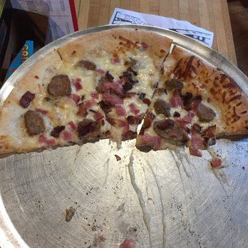 Grinders Stonewall - The wettest, soggiest pizza...there was gravy on it - Pizza Near Me - Lenexa, Kansas Grinders Stonewall - The wettest, soggiest pizza...there was gravy on it - Pizza Near Me - Lenexa, Kansas