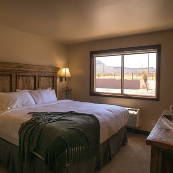 Quarter Circle 7 Hotel - King Suite - Hotels Near Me - Alpine, Texas Quarter Circle 7 Hotel - King Suite - Hotels Near Me - Alpine, Texas