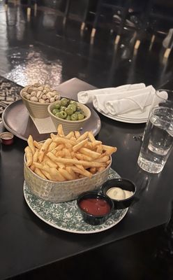 Bar Figueroa by null