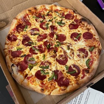 Pizzeria King - Build your own pepperoni green peper onion - Pizza Near Me - Pickering, Ontario