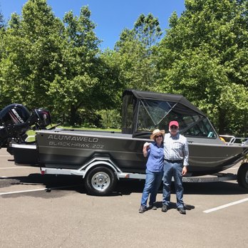 Stevens Marine - Our happy customers with their new Blackhawk 202 - Boating Near Me - Tigard, Oregon