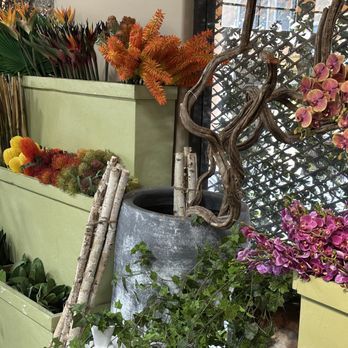 Pottery World - plethora of flowers for arranging - Home Decor Near Me - Rocklin, California