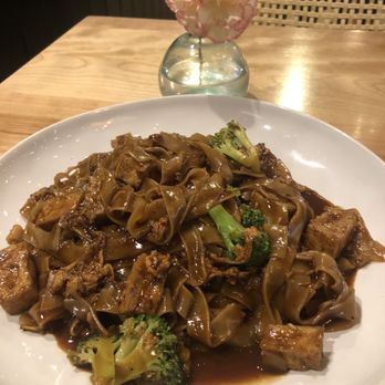 Coastal Thai - Pad Seeiew - Thai Near Me - Wyandotte, Michigan