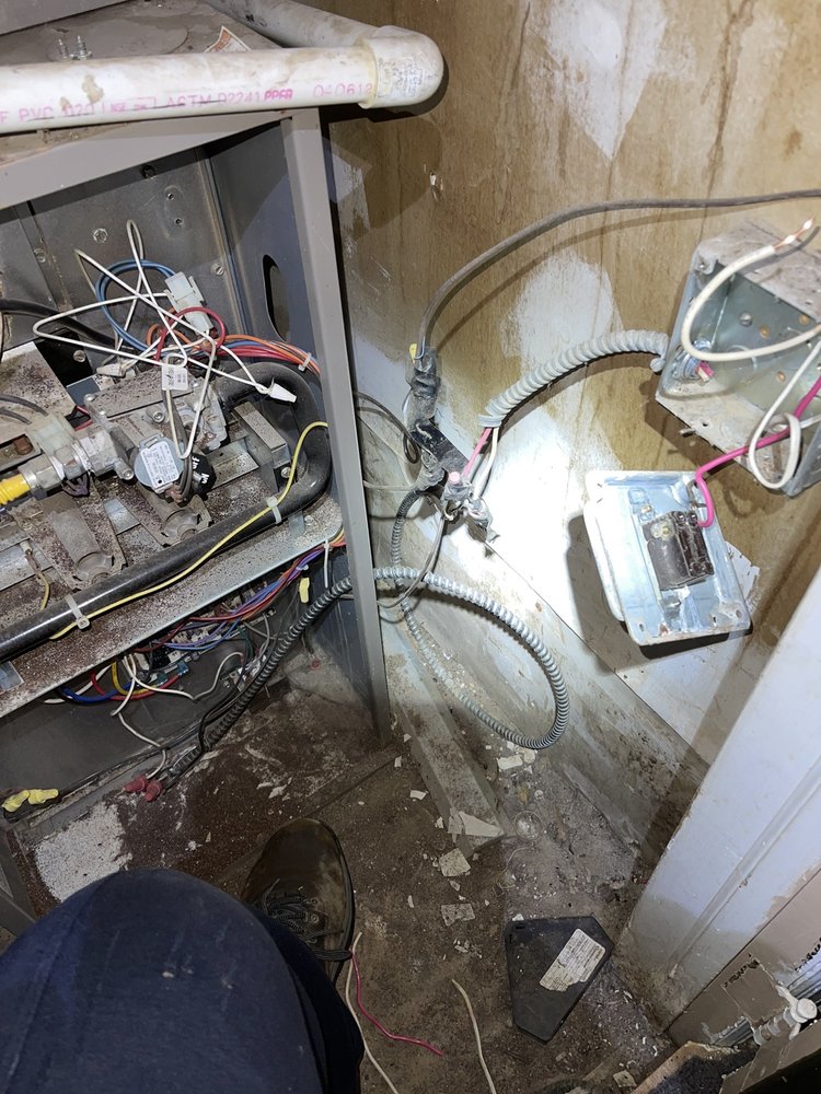 Slide of Roldan Electric & Plumbing Services