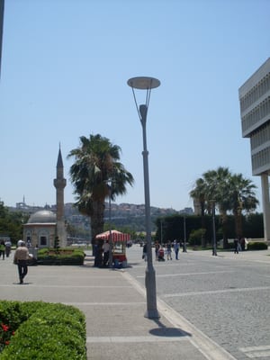 Konak Meydanı by null