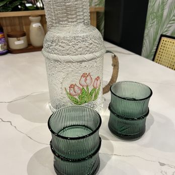Ocean Grill & Bar - Carafe + cups - Vietnamese Near Me - Chicago, Illinois Ocean Grill & Bar - Carafe + cups - Vietnamese Near Me - Chicago, Illinois