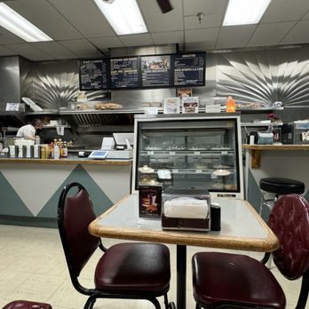 Giant Hamburgers - Cozy diner vibes! - Burgers Near Me - Mesa, Arizona Giant Hamburgers - Cozy diner vibes! - Burgers Near Me - Mesa, Arizona