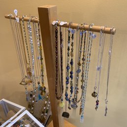 Beautiful jewelry for really reasonable prices! Great selection for gifts. Beautiful jewelry for really reasonable prices! Great selection for gifts.