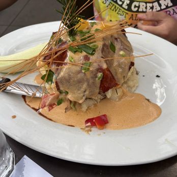 Hash House A Go Go - ANDY's FAMOUS FRIED CHICKEN BENEDICT - Breakfast & Brunch Near Me - San Diego, California