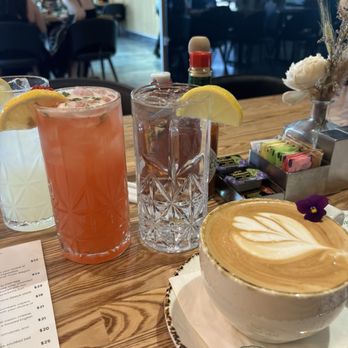 BB Cafe & Catering - Hazelnut latte and strawberry lemonade - Cafes Near Me - Burbank, California