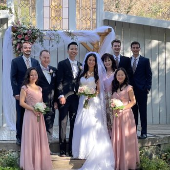 Above The Stem - She presented gorgeous floral sprays on the wedding arch. - Florists Near Me - Redlands, California Above The Stem - She presented gorgeous floral sprays on the wedding arch. - Florists Near Me - Redlands, California