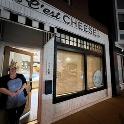 C'est Cheese - The storefront