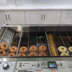 Purvé Donut Stop - There's a crunch to these yummy donuts