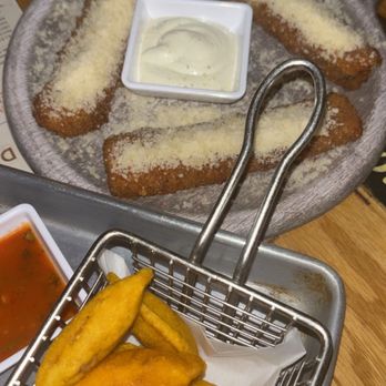 Valsos Table & Bar - Tapas Bars Near Me - Revere, Massachusetts Valsos Table & Bar - Tapas Bars Near Me - Revere, Massachusetts