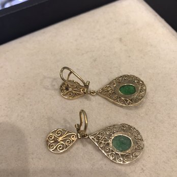 Mimi's Jewelry - Missing needle for another broken earring - Jewelry Near Me - Kaneohe, Hawaii Mimi's Jewelry - Missing needle for another broken earring - Jewelry Near Me - Kaneohe, Hawaii