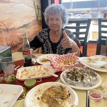 Tacos La Rueda - Tacos Near Me - Bellflower, California Tacos La Rueda - Tacos Near Me - Bellflower, California