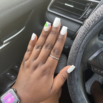 Vela Nails & Spa - Short full set with small design - Nail Salons Near Me - Baton Rouge, Louisiana Vela Nails & Spa - Short full set with small design - Nail Salons Near Me - Baton Rouge, Louisiana