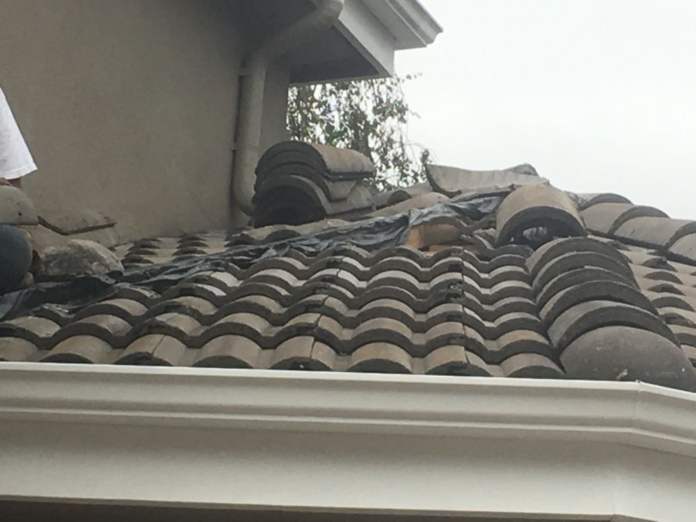 Slide of Barragan Roofing