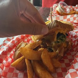 Tilt Würks Brewhouse & Casino - Burger