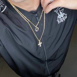ALL THIS JEWELRY FROM SUZY BEEN COMING HERE FOR ALMOST 4 YEARS NOW NEVER CHANGE IT!