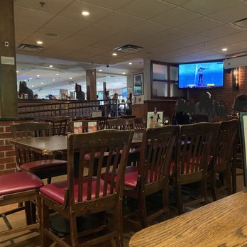 Franklin Steakhouse & Tavern - watching Sunday football - New American Near Me - Fairfield, New Jersey Franklin Steakhouse & Tavern - watching Sunday football - New American Near Me - Fairfield, New Jersey