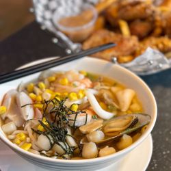 Cafe Hollywood - Cafe Hollywood - seafood udon