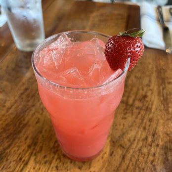 North Italia - Strawberry Blush (summer seasonal mocktail) - Pizza Near Me - Irvine, California North Italia - Strawberry Blush (summer seasonal mocktail) - Pizza Near Me - Irvine, California