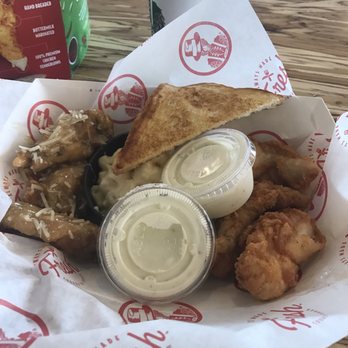 Slim Chickens - 3 and 3 chicken with Mac and cheese - Southern Near Me - Dallas, Texas Slim Chickens - 3 and 3 chicken with Mac and cheese - Southern Near Me - Dallas, Texas
