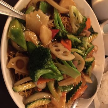Taiwanese Bistro Cafe 33 - Pan fried noodle with vegetables - Taiwanese Near Me - Pittsburgh, Pennsylvania