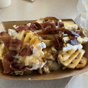 EARL Kapolei - Bacon fries - Sandwiches Near Me - Kapolei, Hawaii