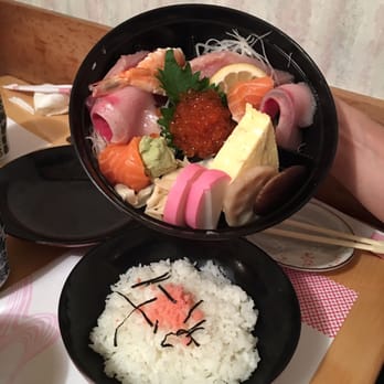 Izumi - Love how the rice is separated from the fish so that the fish doesn't get warm! - Sushi Bars Near Me - Kirkland, Washington