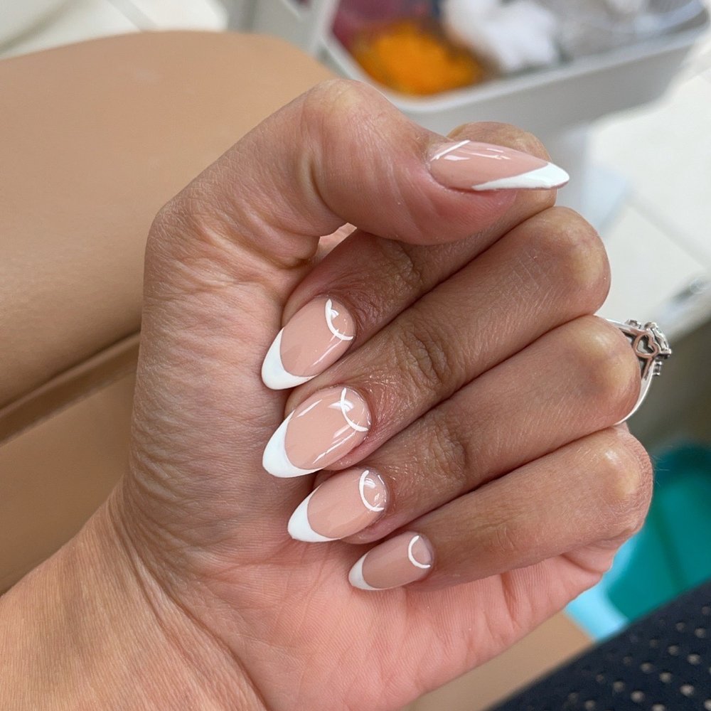 Delaray Nails - Almond nails - Nail Salons Near Me - Miami, Florida