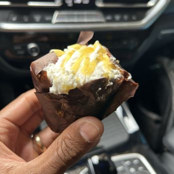 Harry Potter Shop - Butter Beer Muffin - Books, Mags, Music & Video Near Me - New York, New York