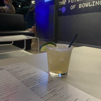Five Iron Golf - Margarita - Sports Bars Near Me - Detroit, Michigan