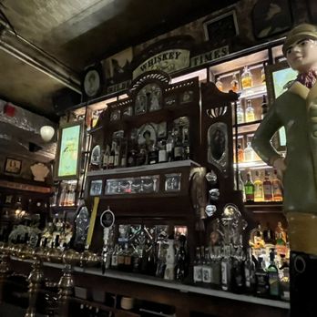 Oscar Wilde - Cocktail Bars Near Me - New York, New York
