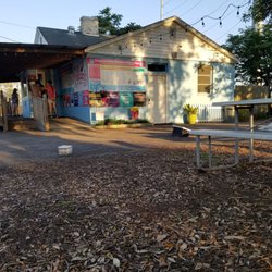 Pelican's Snoballs Lexington - Pelican Snowball building