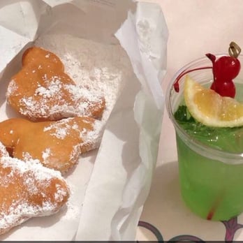 Mint Julep Bar - Mickey Beignets and Mint Julep drink - Donuts Near Me - Anaheim, California Mint Julep Bar - Mickey Beignets and Mint Julep drink - Donuts Near Me - Anaheim, California