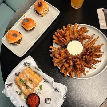 Boulevard Burger - Burgers Near Me - Castro Valley, California