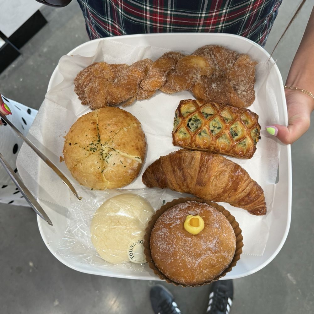 mango donut, milk cream bun, blueberry lemon croissant, spinach feta danish, Garlic Cream Cheese Bread, cinnamon twist donut mango donut, milk cream bun, blueberry lemon croissant, spinach feta danish, Garlic Cream Cheese Bread, cinnamon twist donut