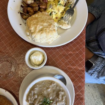 Sweet Maple Cafe - Carmen G's - American Near Me - Chicago, Illinois