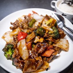 Sapporo Japanese Restaurant - Spicy Basil Beef