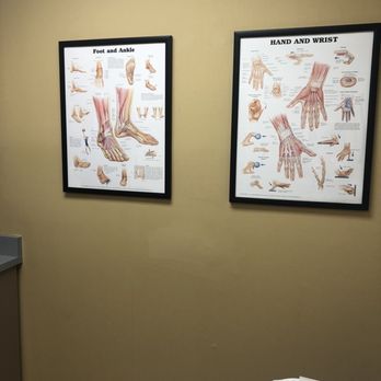 Warren Primary Care Associates - Exam room - Internal Medicine Near Me - Warren, New Jersey Warren Primary Care Associates - Exam room - Internal Medicine Near Me - Warren, New Jersey